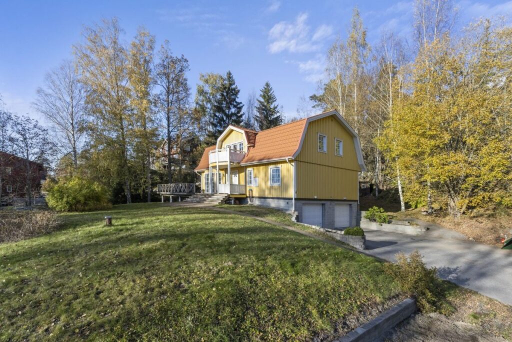24. Tillbyggnad av takstol vid takho╠ejning av 2 planshus till 3 planshus scaled